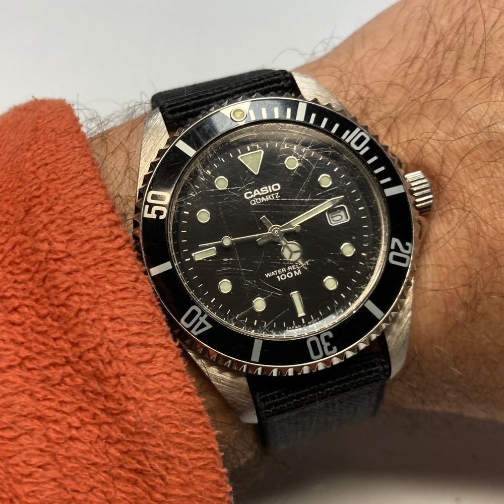 Casio vintage MTD-1010 dive watch, new fabric strap, new battery, black dial
